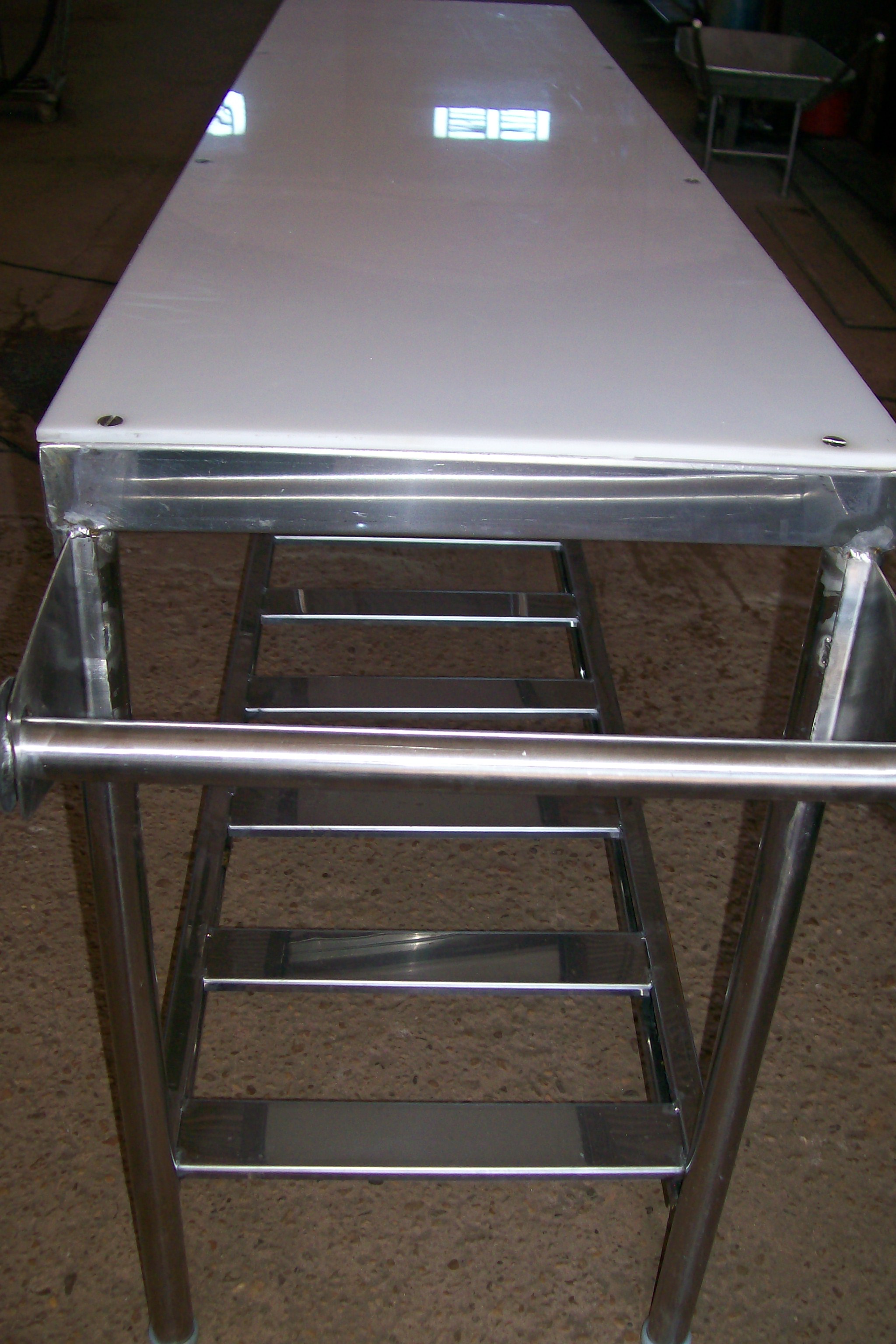 Mesa em inox (pizzaria)